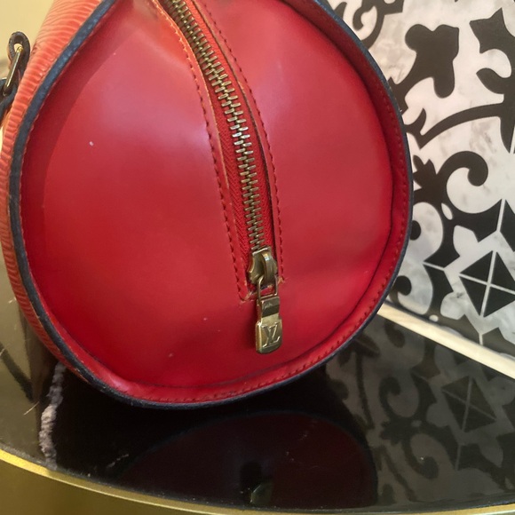 LOUIS VUITTON Epi Soufflot Castillan Red - Picture 3 of 9